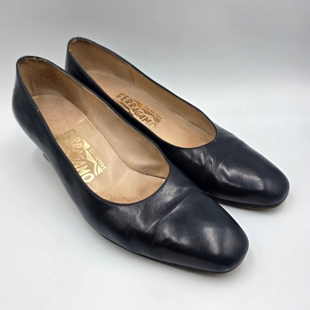 Salvatore Ferragamo Womens Navy Blue Leather Low Block Heel Pumps Size 7.5B